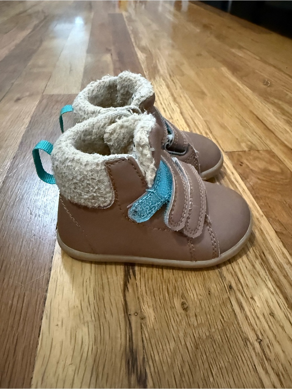 Ten little high top furry boot size 6 toddler